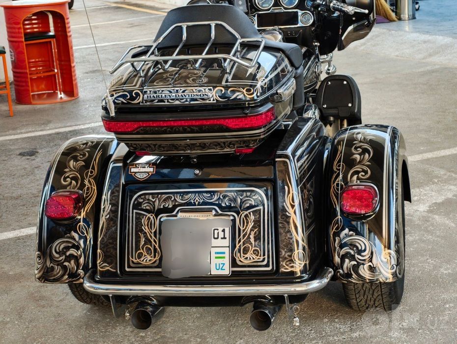Harley-Davidson Tri Glide Ultra 2011 года.