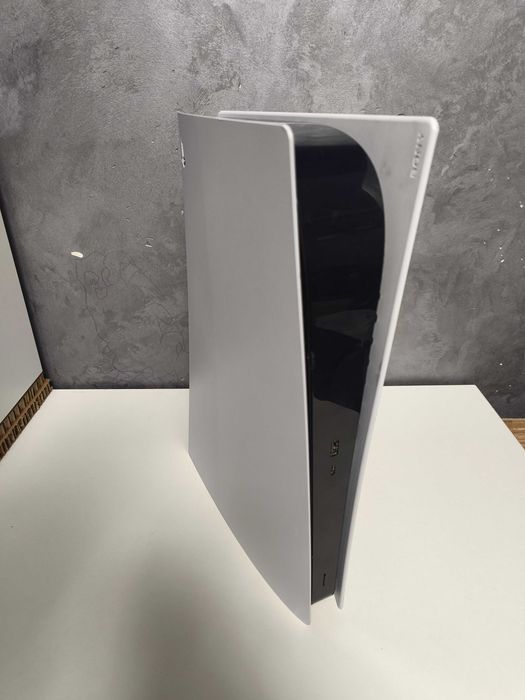 playstation 5 ps5 1tb digital edition maneta si un mic defect estetic