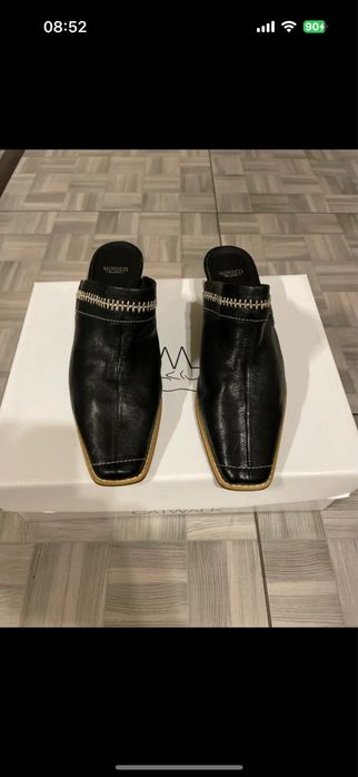 Vand saboti eleganti de piele ca noi