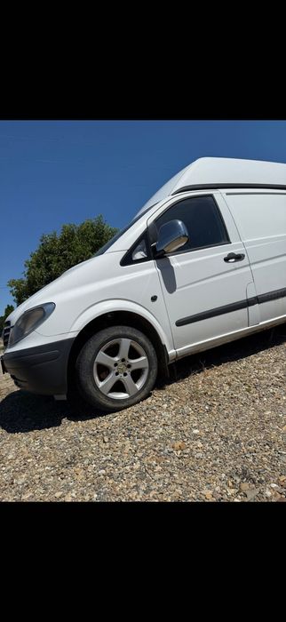 Vând Mercedes vito