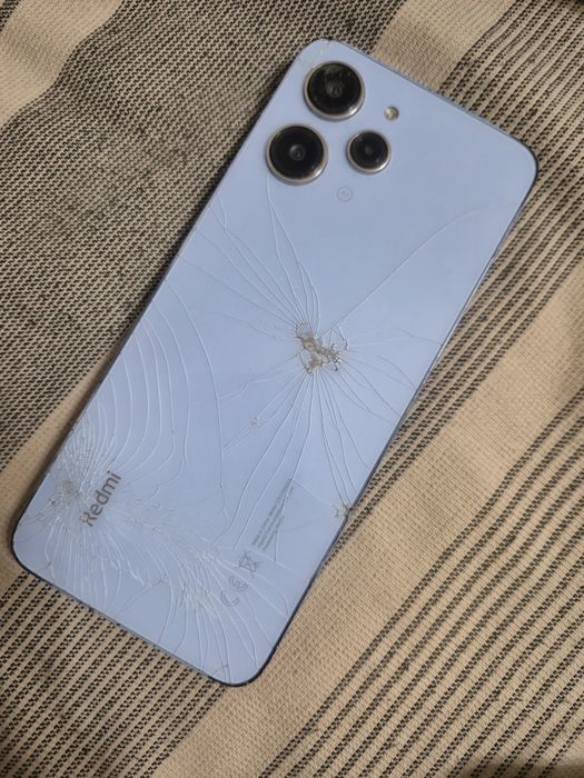 Продается редми 12 и наушники jbl