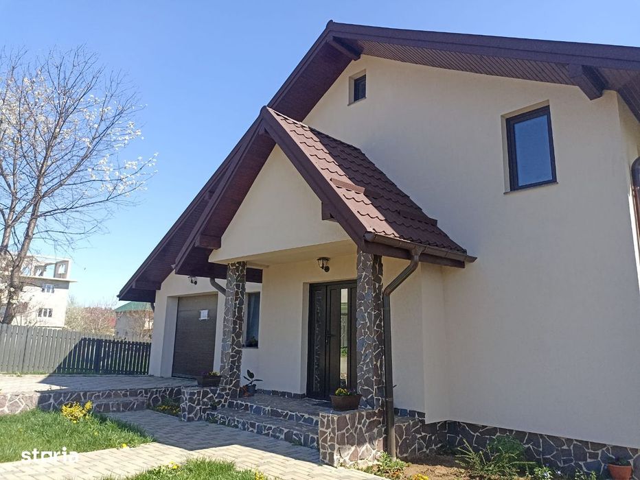 Casa D+P+E la intrare in Curtesti