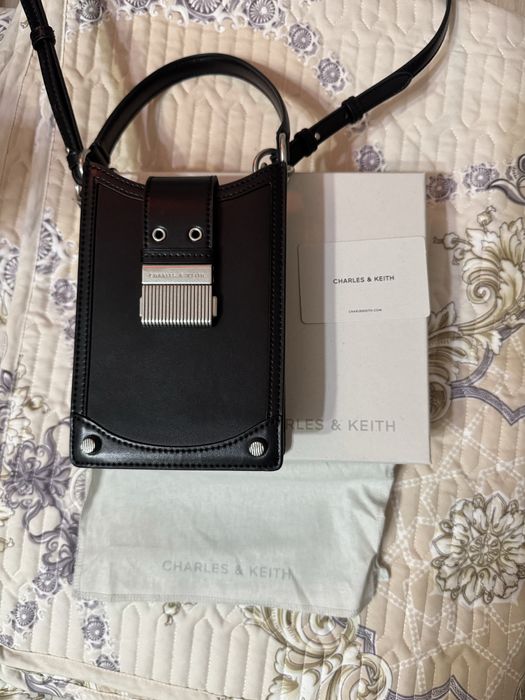 Сумка CHARLES & KEITH черная