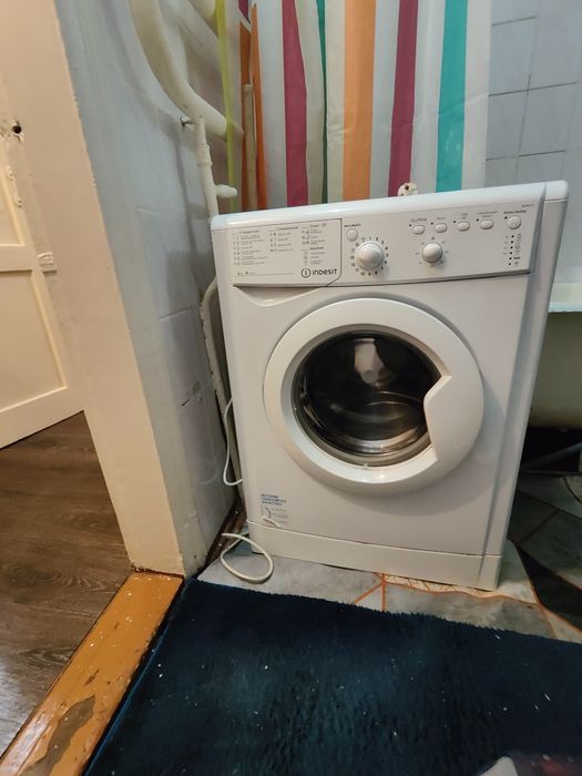 Машинка стиральная автомат