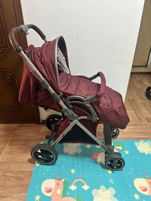Коляска и ходунки в отличном состоянии