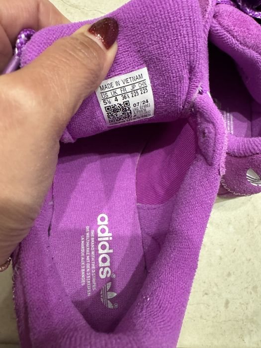Обувки на Adidas CAMPIS нови