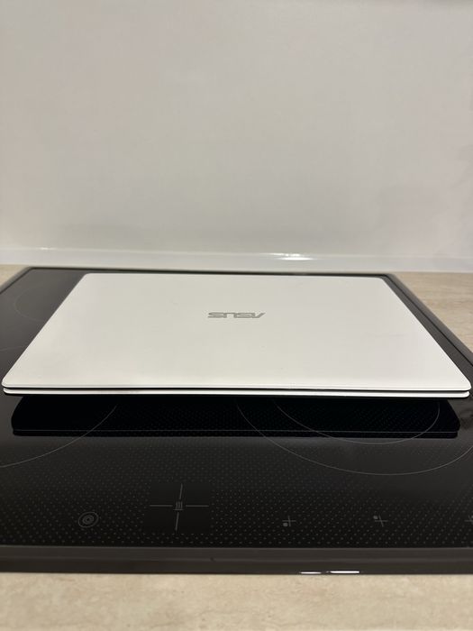 Лаптоп Asus X551C