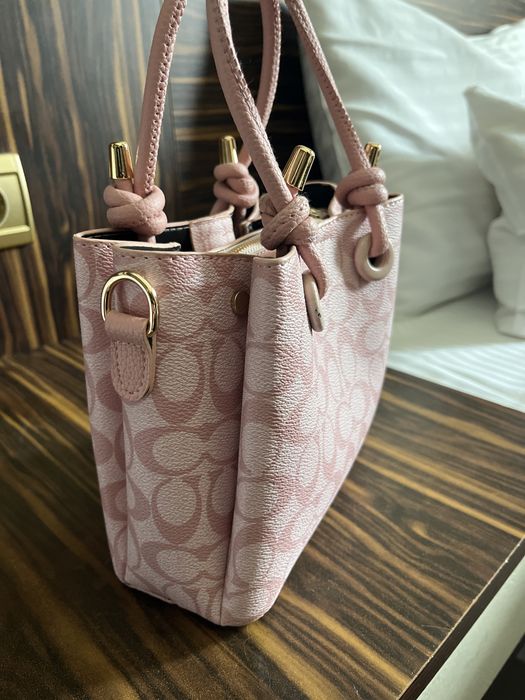 Розова coach mini bag
