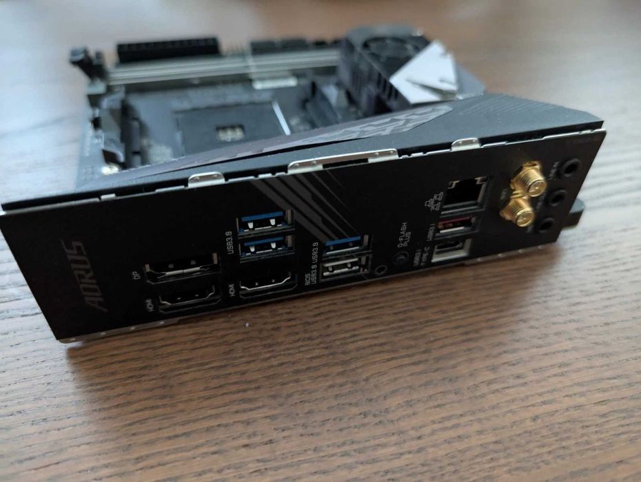 Дънна платка GIGABYTE X570 I Aorus Pro WiFi AMD AM4 Mini-ITX