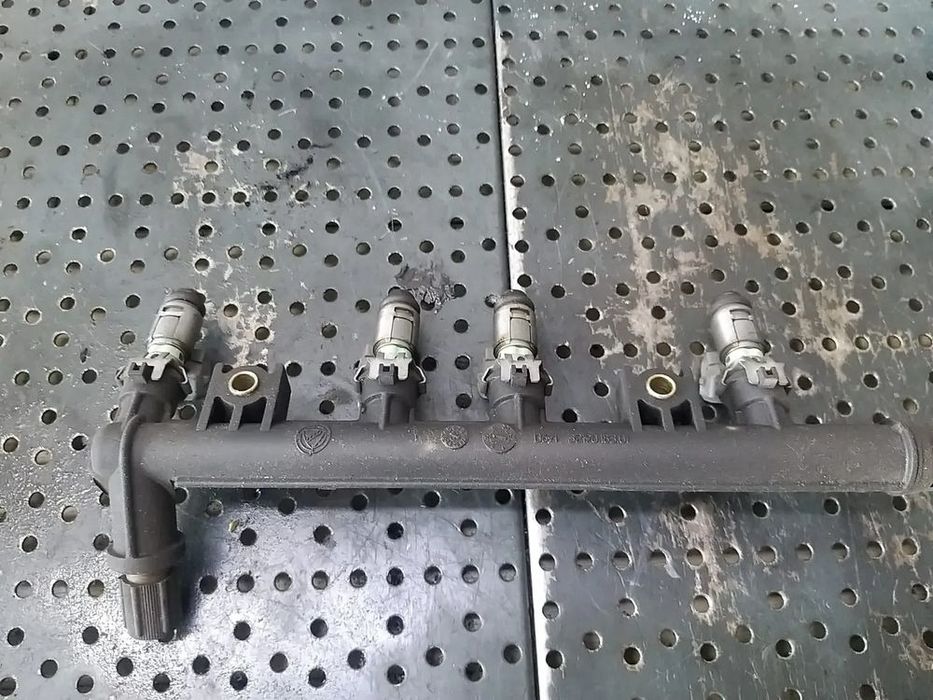 Rampa cu injectoare 1.2 b fiat punto 3219018301