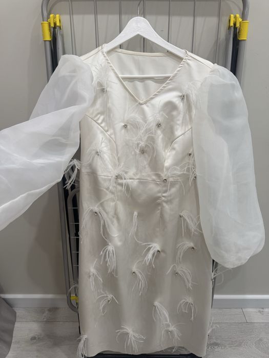 Платье с перьями Размер 48-50