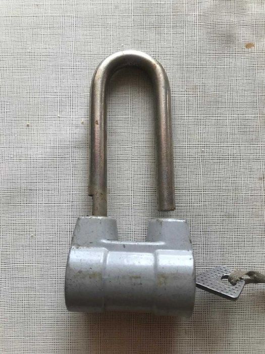 Дверные замки разные