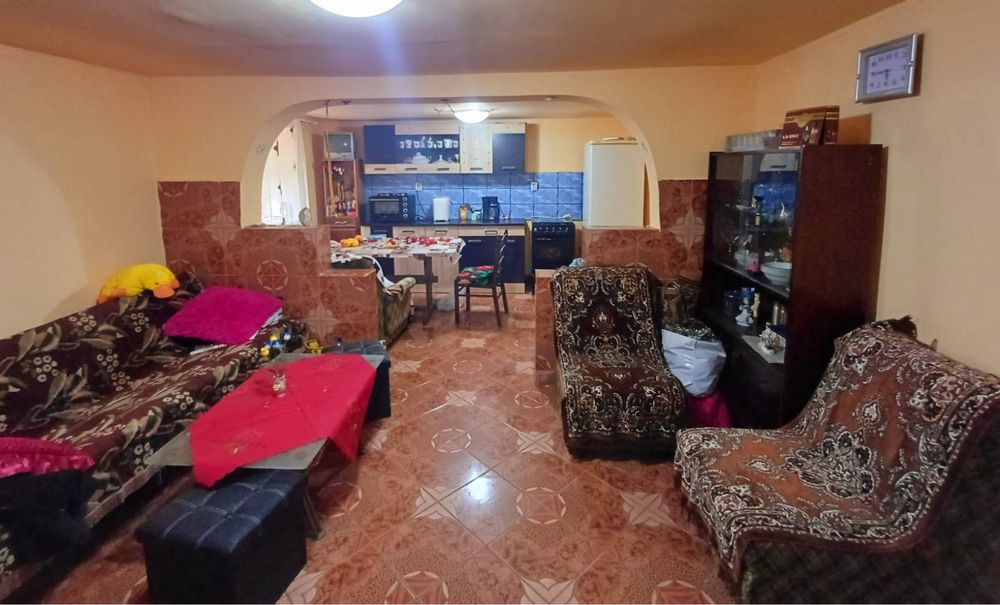 Imobil compus din doua corpuri in Chisineu Cris