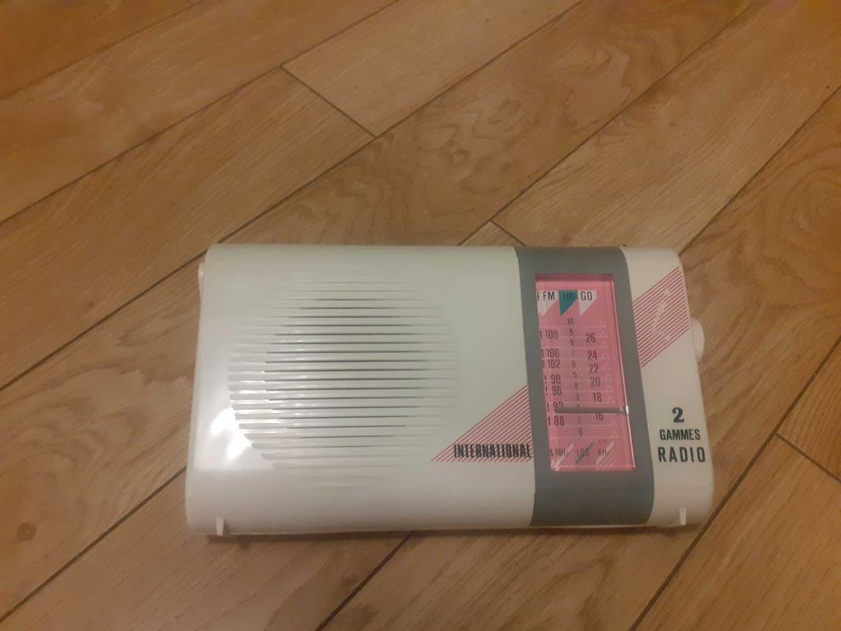 radio portabil analogic International Franta