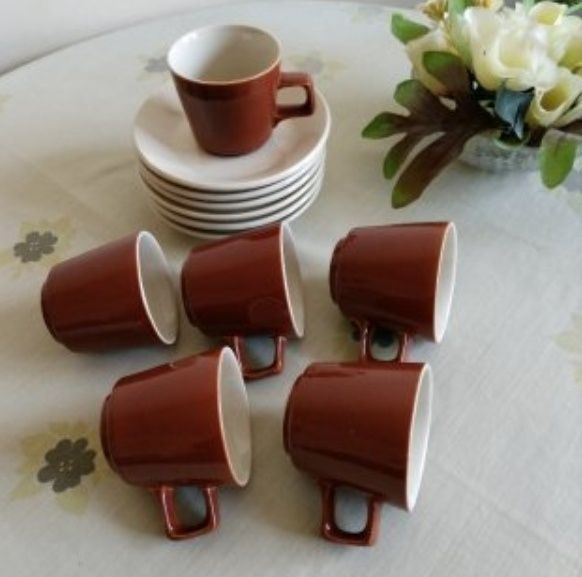 Чаши за алкохол, чай, кафе, безалкохолни напитки.