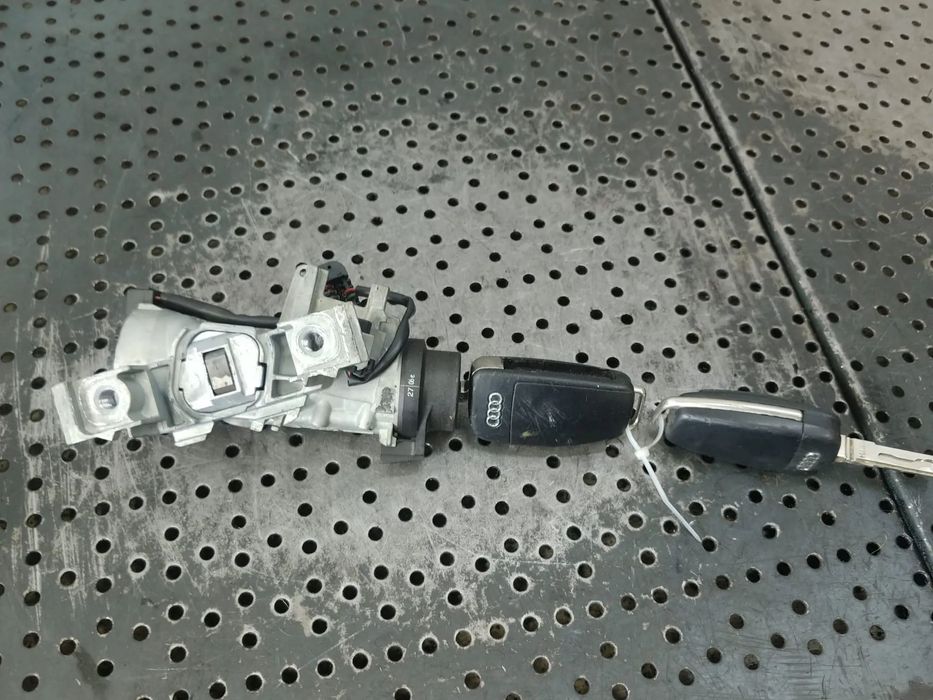 contact auto cu cheie audi a3 8p 1k0905851b