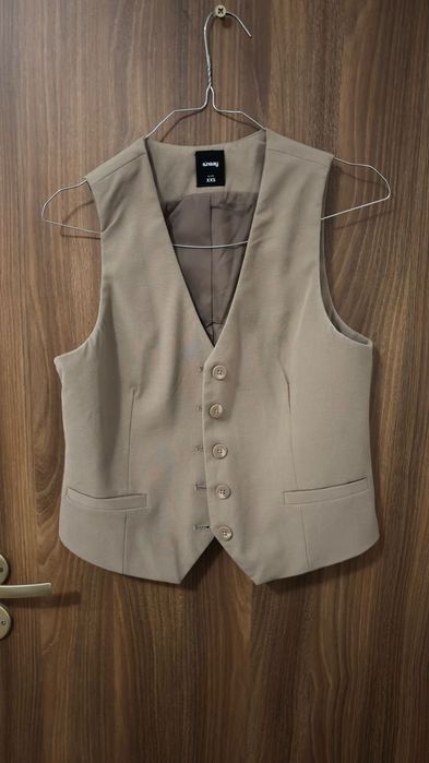 Спиртно-елегантен костюмен елек