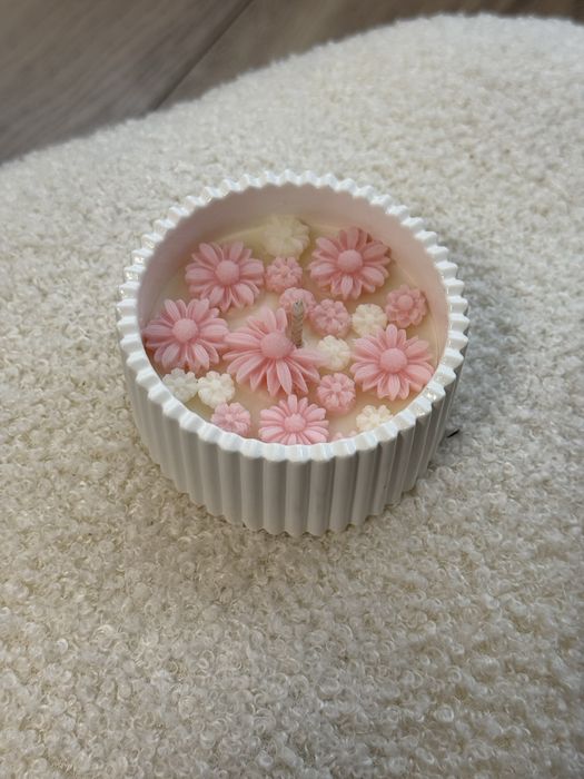 Соеви свещи с цветя