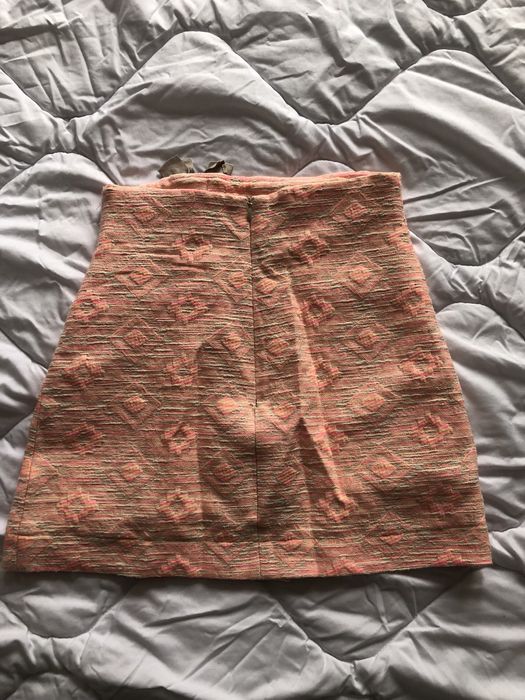 Пола Avin с панделки