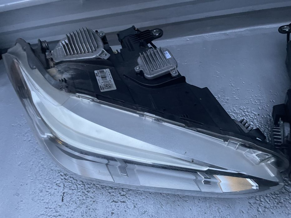 Десен фар БМВ Х1, Ф48 (far bmw x1, f48)