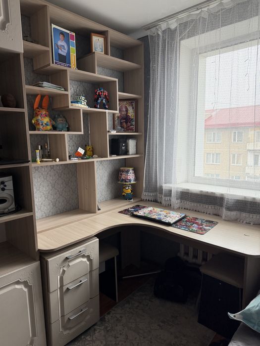 Продаю стенку спальню