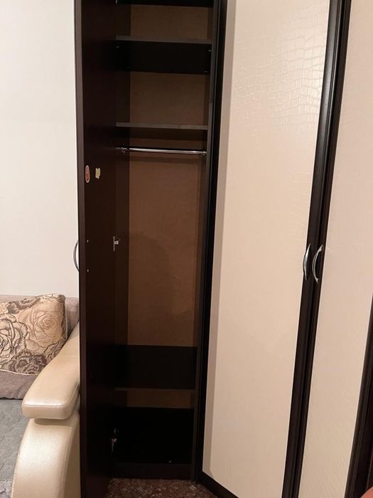 Продам угловой шкаф