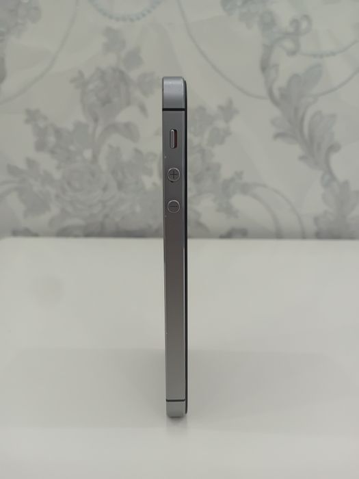 Продам IPhone 5S