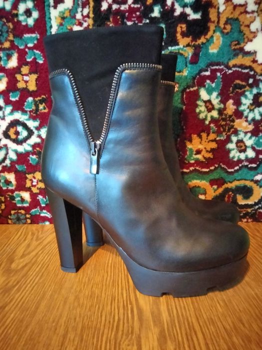 Продам новые ботинки