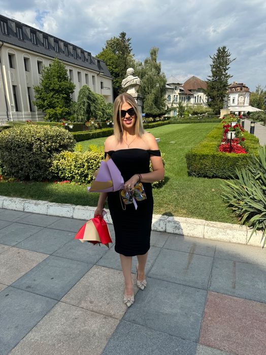 Rochii de seara și salopetă