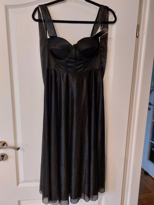 Rochie ocazie neagra tulle. Rochie ocazie sclipici. Rochie midi