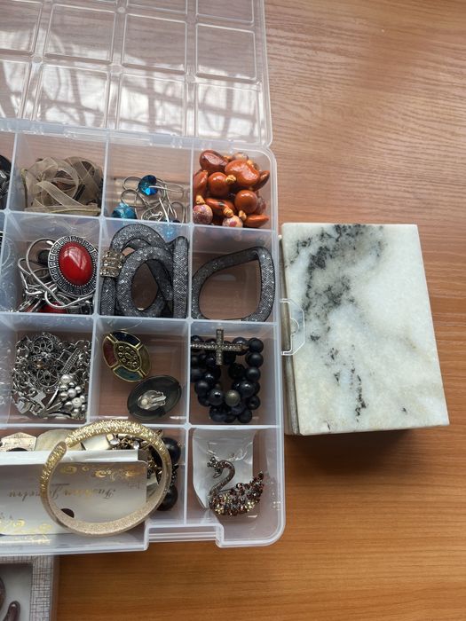 Кутия с бижута-комплект