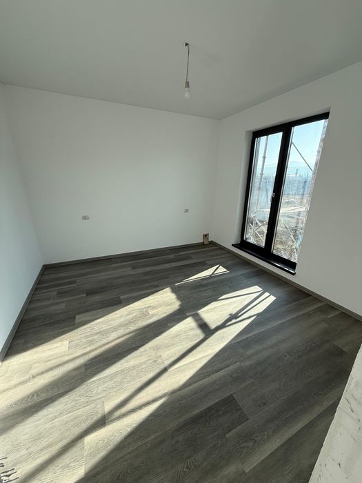 Vânzare Casă 4 Camere + Terasă - Eleganță și Confort