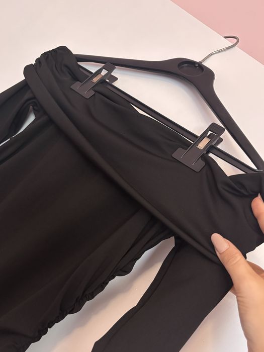 Рокля с паднали рамене и набор