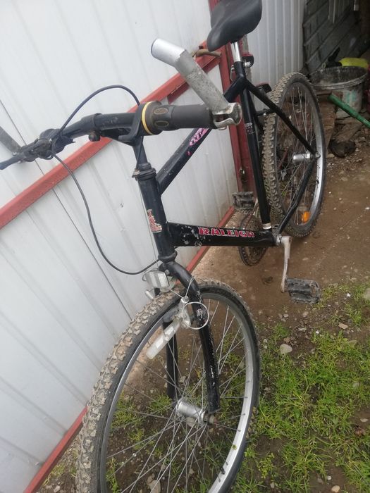 Două biciclete. Mountain bike
