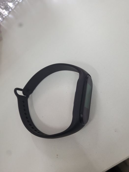 продам mi band 4