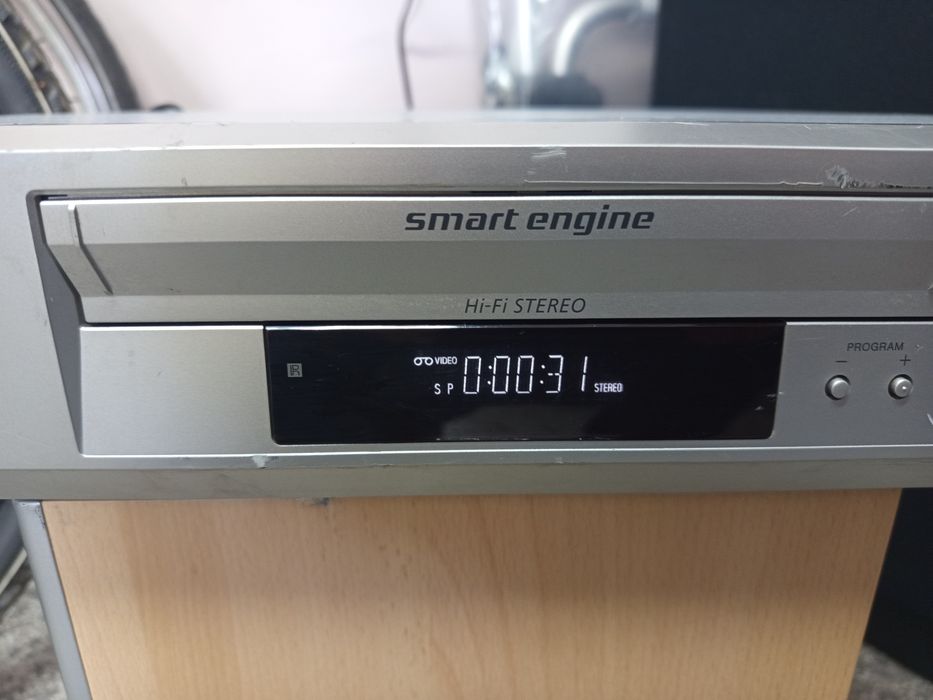 Видео "Sony"SLV-SE720 Hi-Fi Stereo