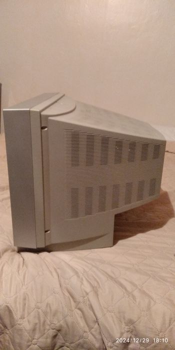 Телевизор JVC цеетен