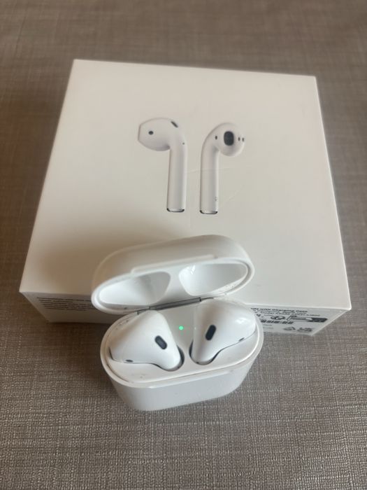 AirPods whit Charging case MV7N22M