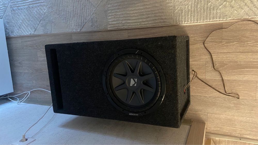 Продам саб играет хорошо