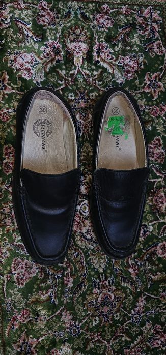 Бесплатно кроссовки,  ботинки