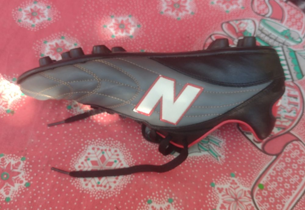 Футболни обувки,бутонки.New balance