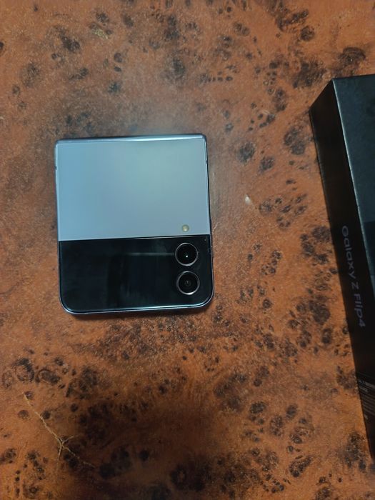 Самсунг Galaxy z flip 4