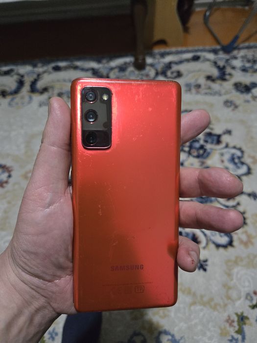 Продам Samsung s 20fe