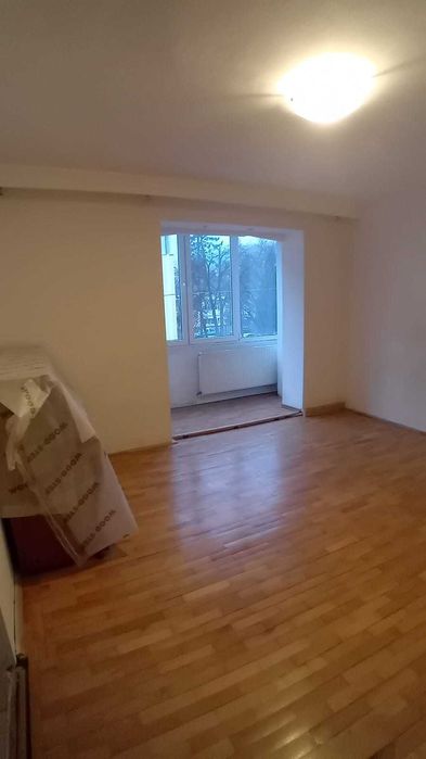 Apartament 3 camere, zona ultracentrala (la Cal), proprietar