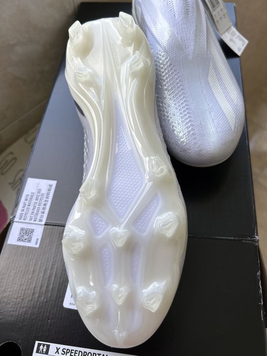 Нови маратонки Adidas - 44 и Футболни обувки Adidas- сега за 380 лв.