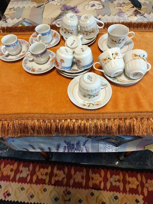 Ceșcuțe cu farfurioare!