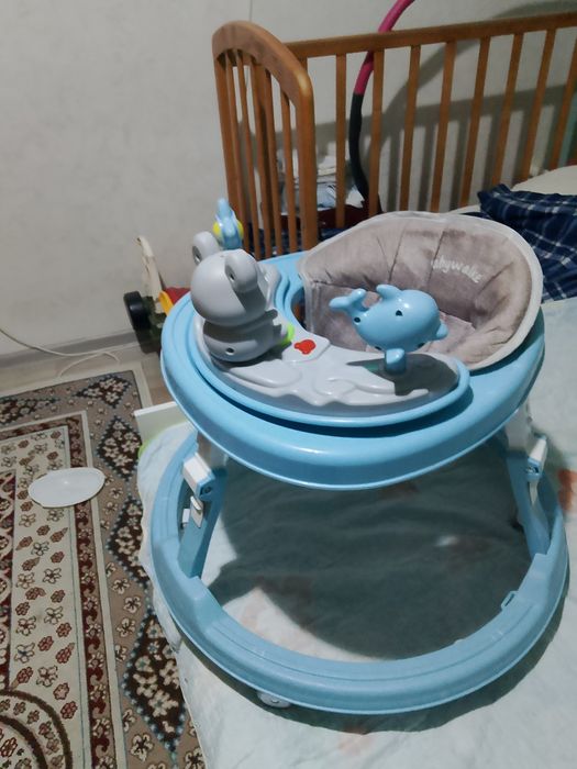 Ходунок детский собирается