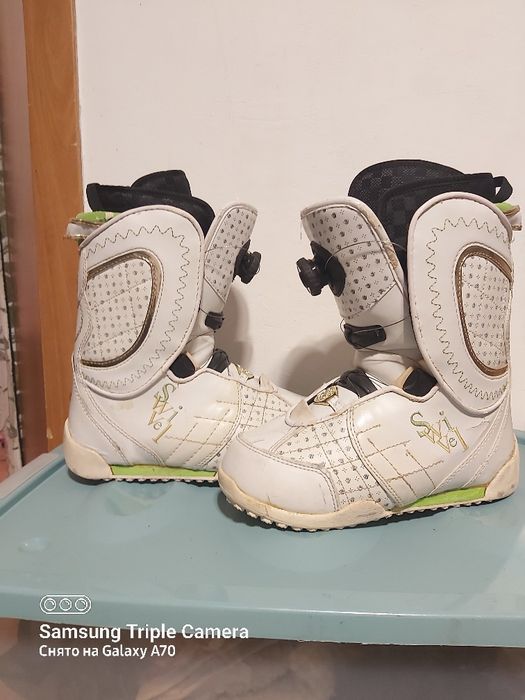 Ботинки для сноуборда 37-37, 5 рр.