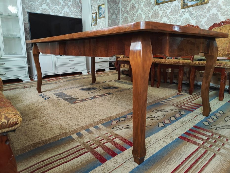 Стол из чистого дерева