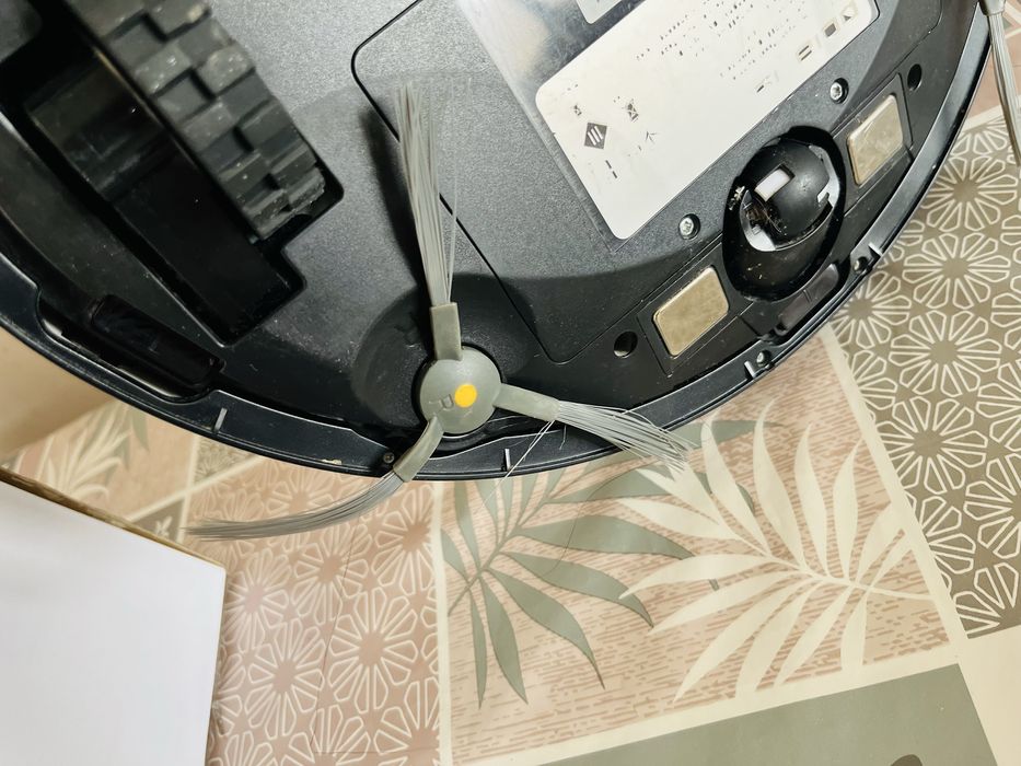 Продам робот пылесос